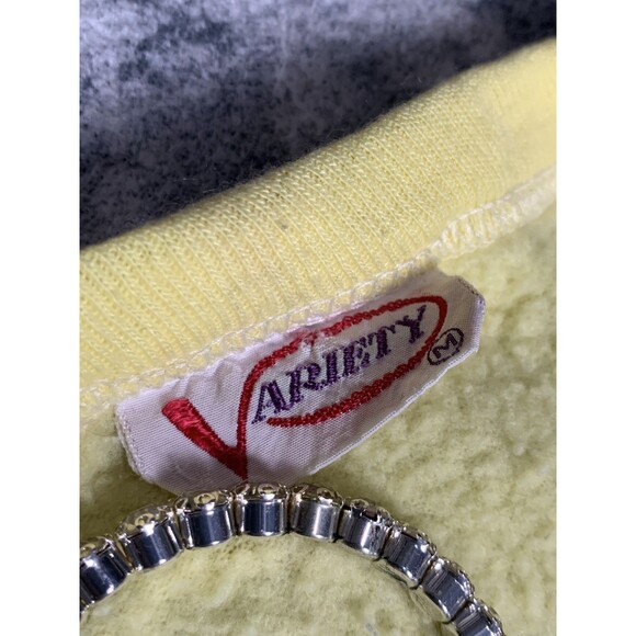 VINTAGE Cat Sweatshirt Mens Medium Yellow Kitty Crewneck Fleece Pullover 00s - Picture 3 of 4